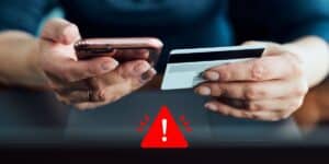 Achtung! Finanzexperte enthüllt beunruhigende Wahrheit über Ihre Debitkarte